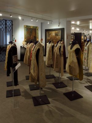 Fragment wystawy „Fides-ratio-ars”