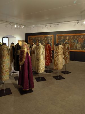 Szaty liturgiczne na wystawie „Fides-ratio-ars”