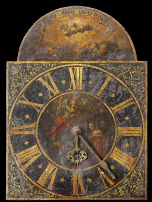 Zegar ze sceną Zwiastowania, połowa XVIII w. Muzeum Mikołaja Kopernika we Fromborku (Pierwotnie kościół p.w. Świętych Apostołów Szymona i Judy Tadeusza, Dywity)