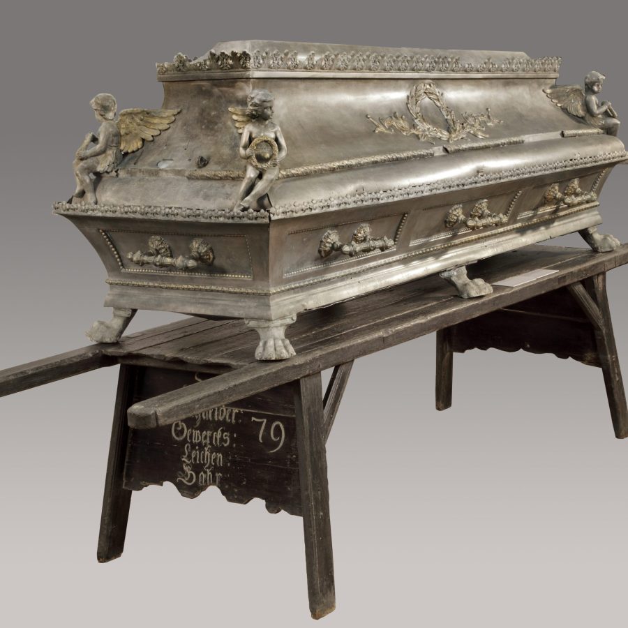 Trumna cynowa, XIX w.