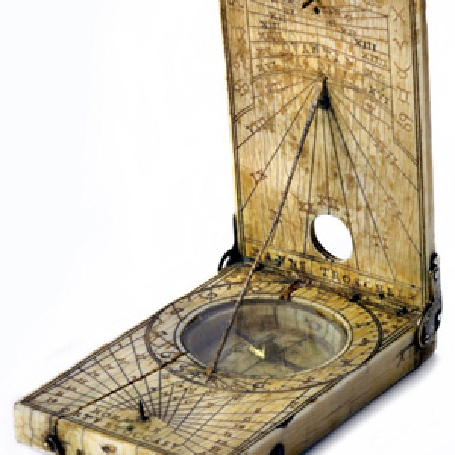 Zegar słoneczny typu norymberskiego, sygnowany: Hanns Troschel, kość słoniowa, Norymberga 1614 – 1631 r. Muzeum Mikołaja Kopernika we Fromborku